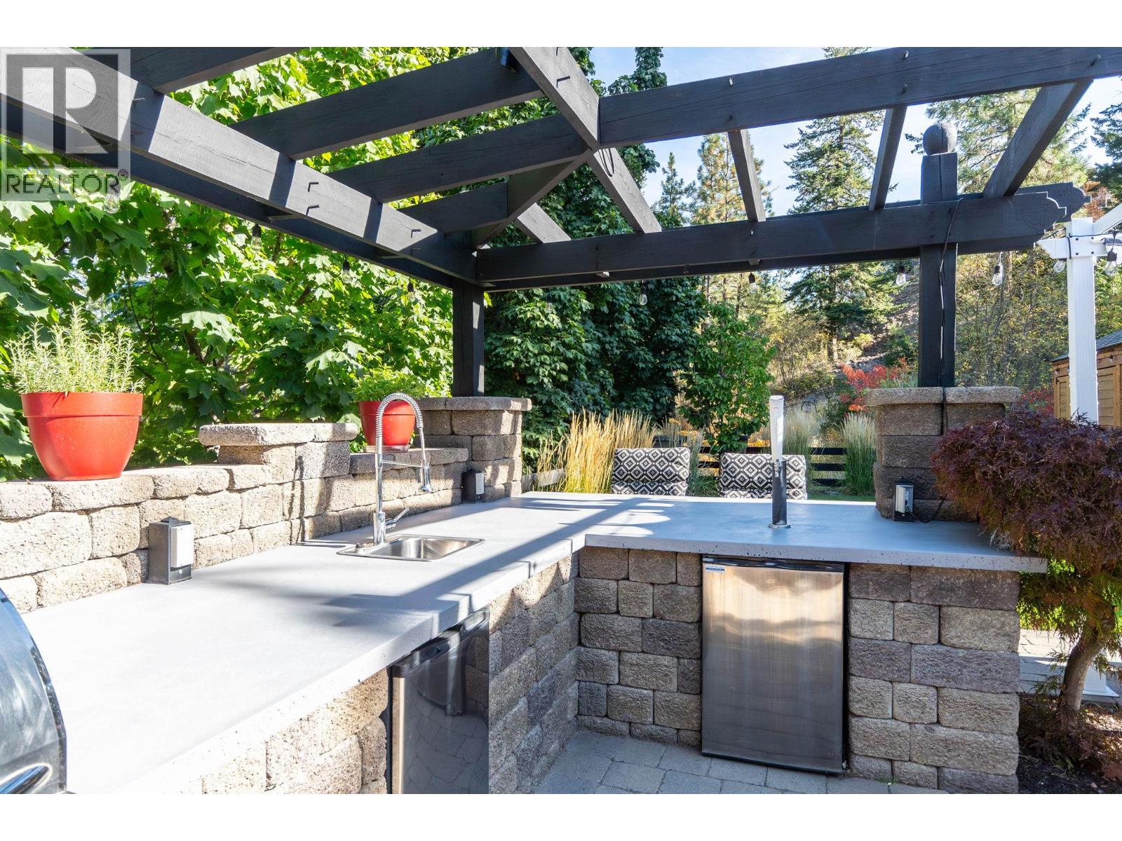2492 Shannon View Drive, West Kelowna