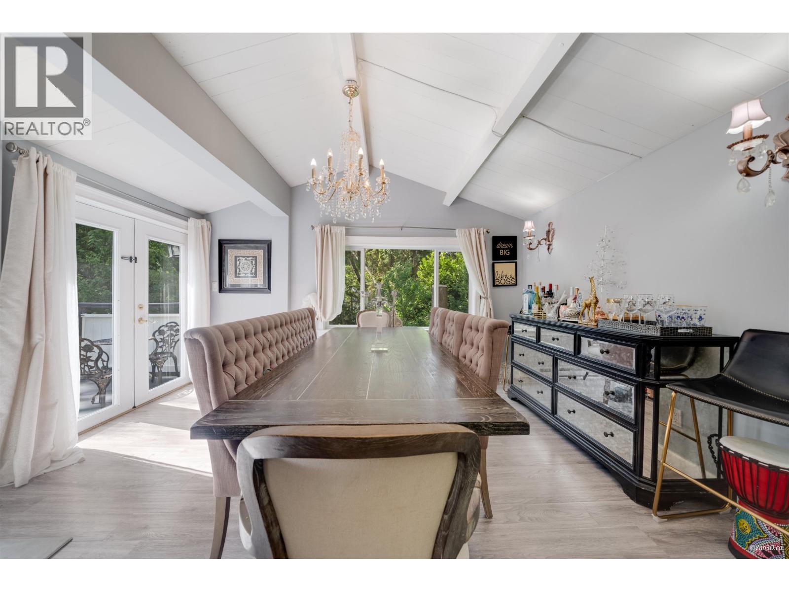 3870 EMERALD DRIVE, North Vancouver