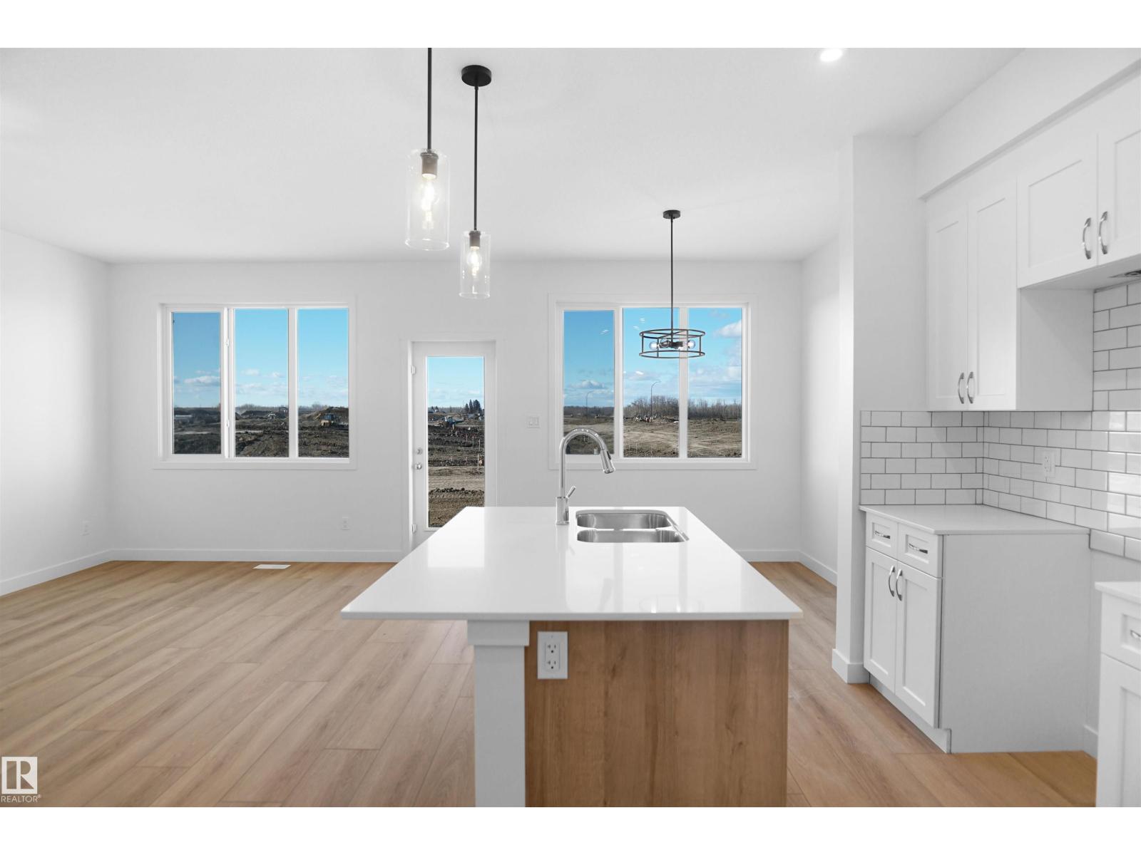 2128 210 ST NW, Edmonton