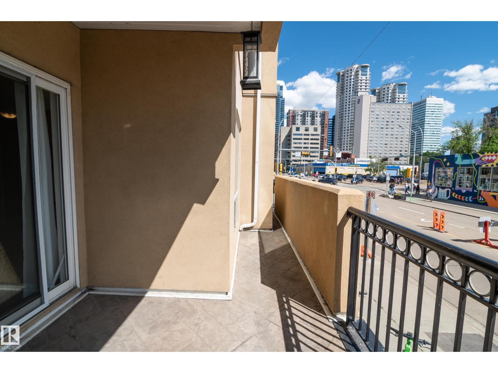 #201 10606 102 AV NW, Edmonton