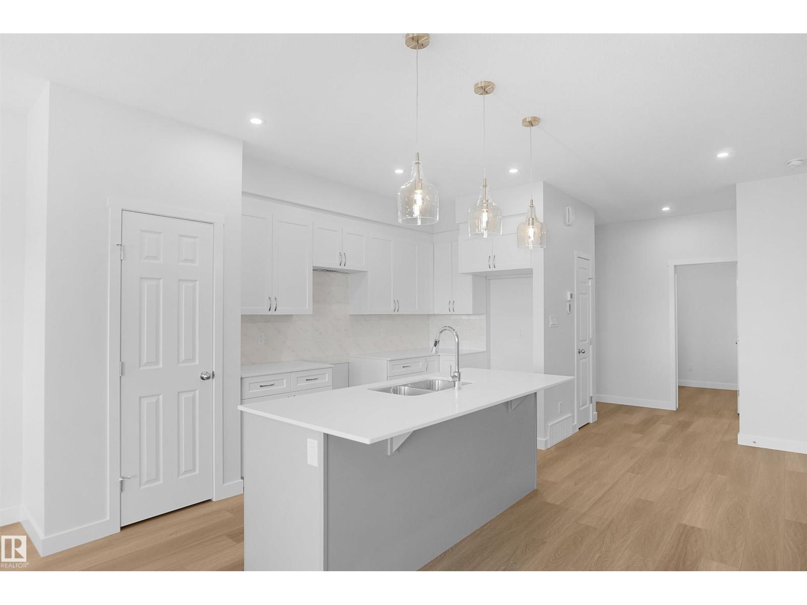 2124 210 ST NW, Edmonton