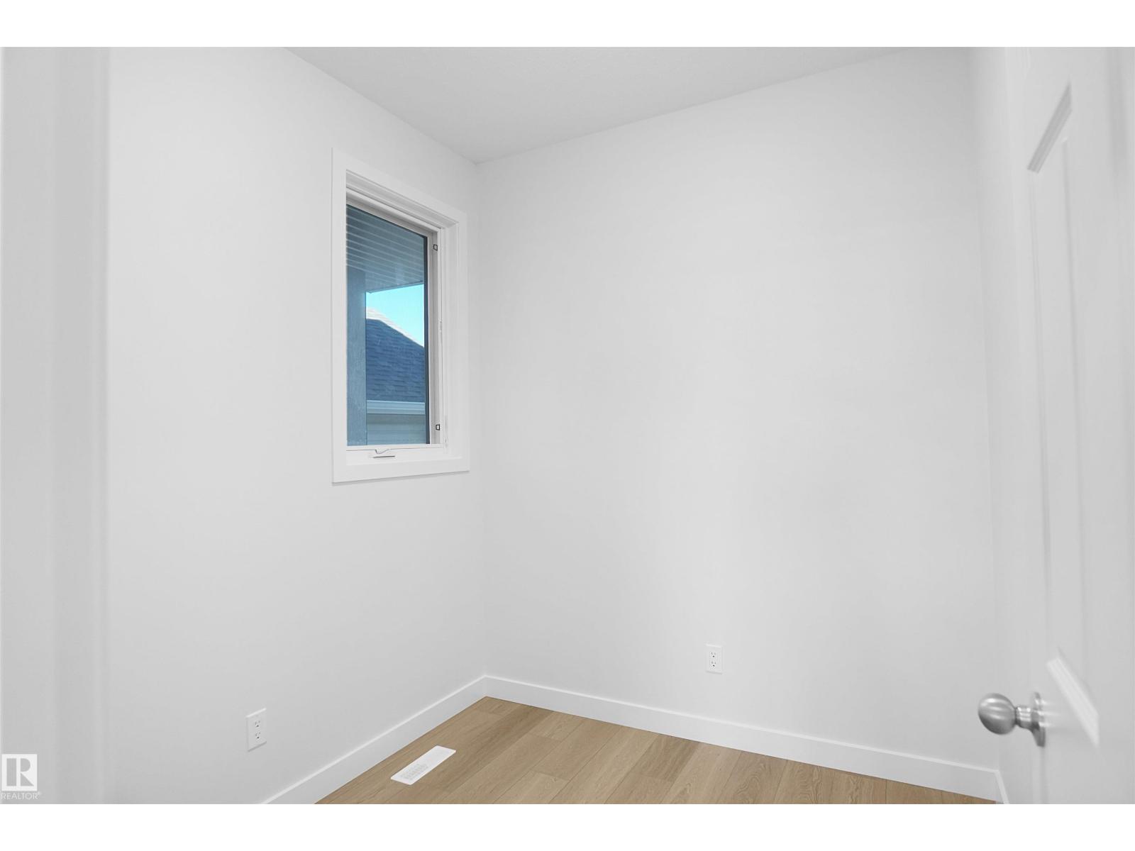 2124 210 ST NW, Edmonton