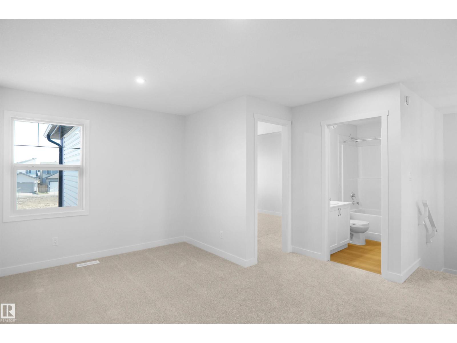 2124 210 ST NW, Edmonton