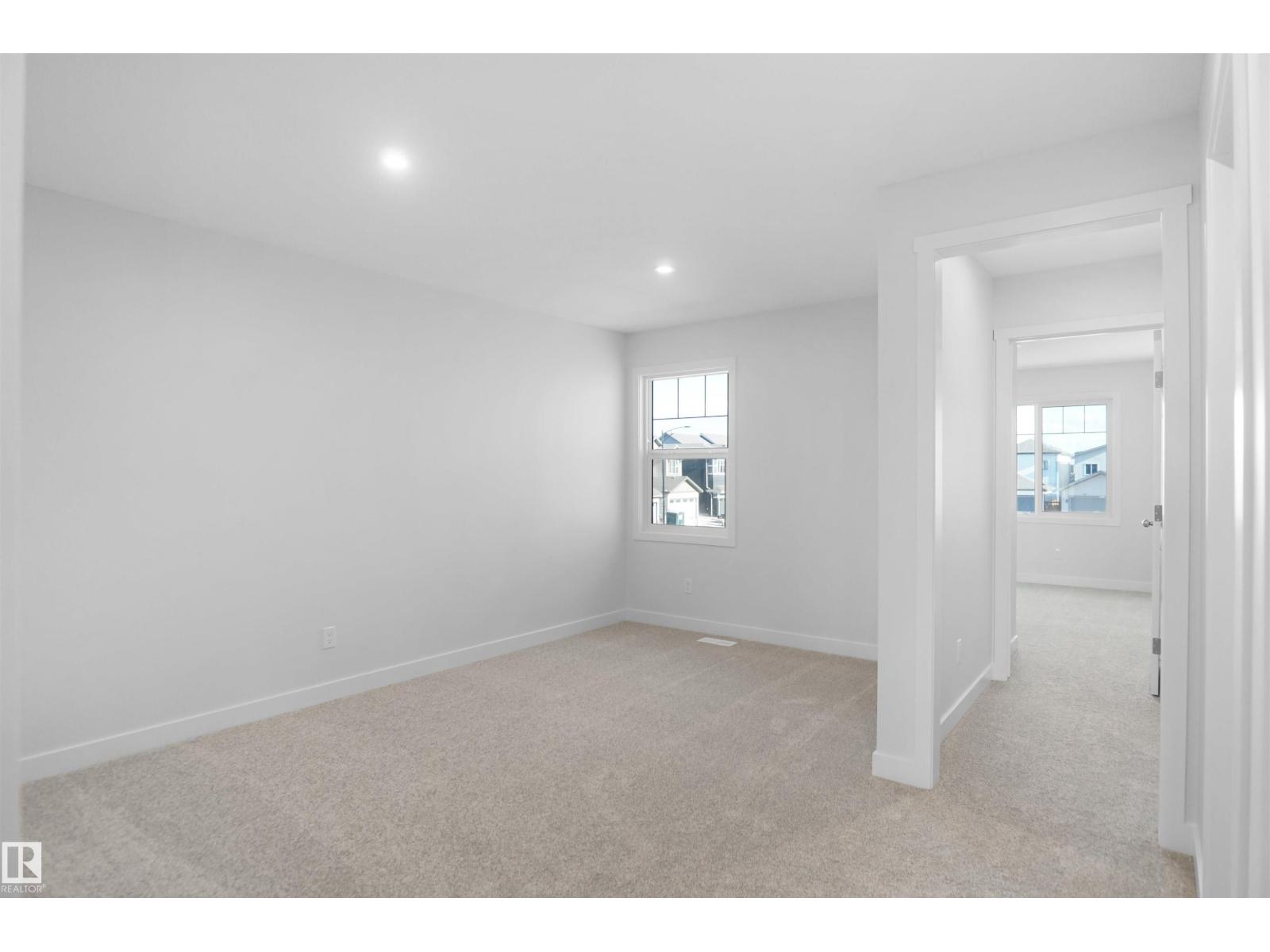 2124 210 ST NW, Edmonton