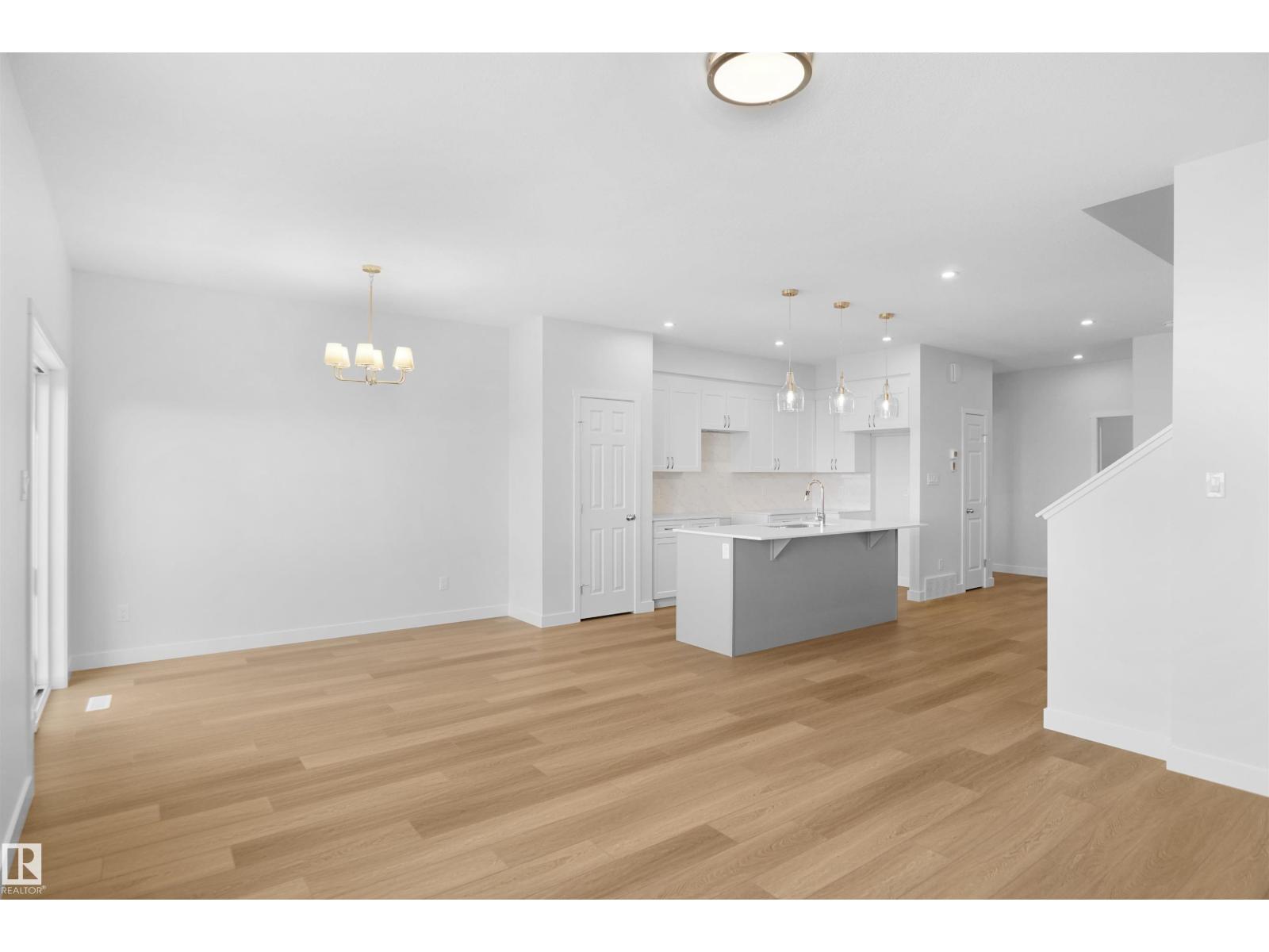 2124 210 ST NW, Edmonton