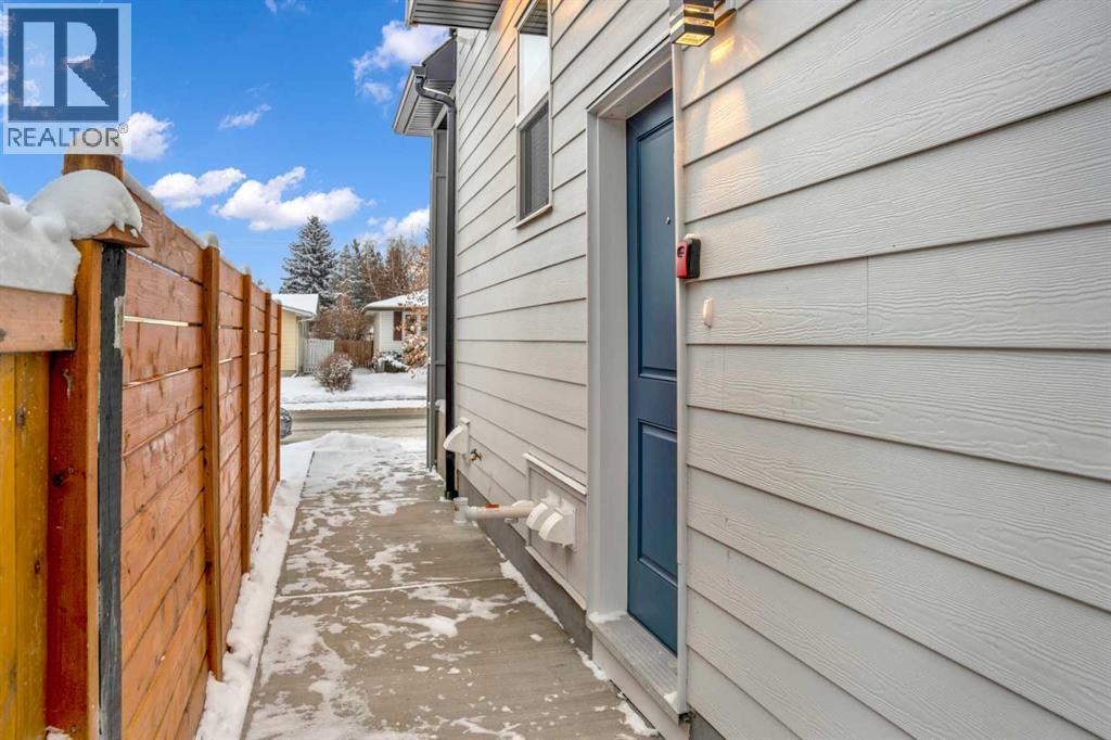 216 99 Avenue SE - Photo 4 of 43, Calgary, Alberta