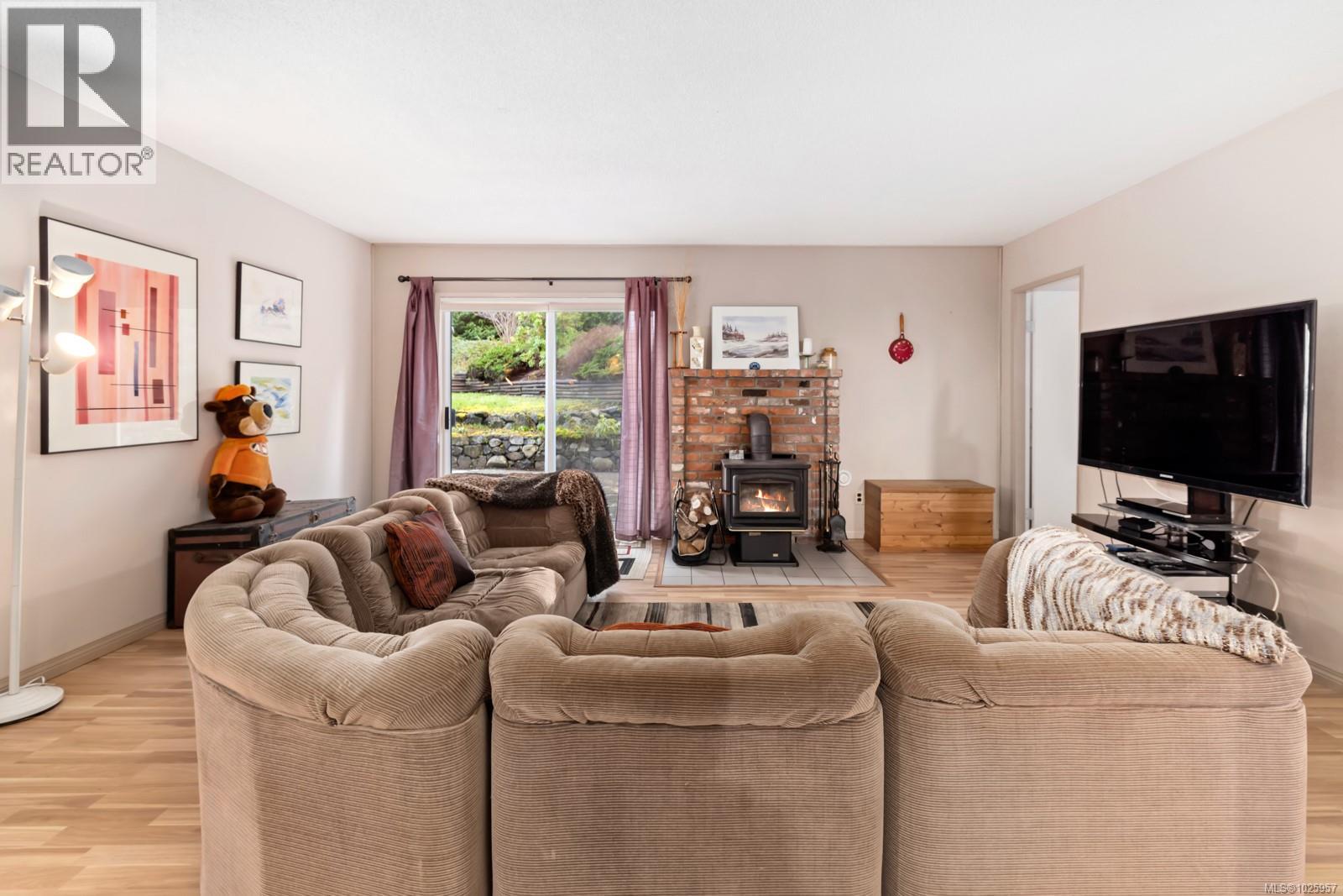 668 Bay Rd, Mill Bay