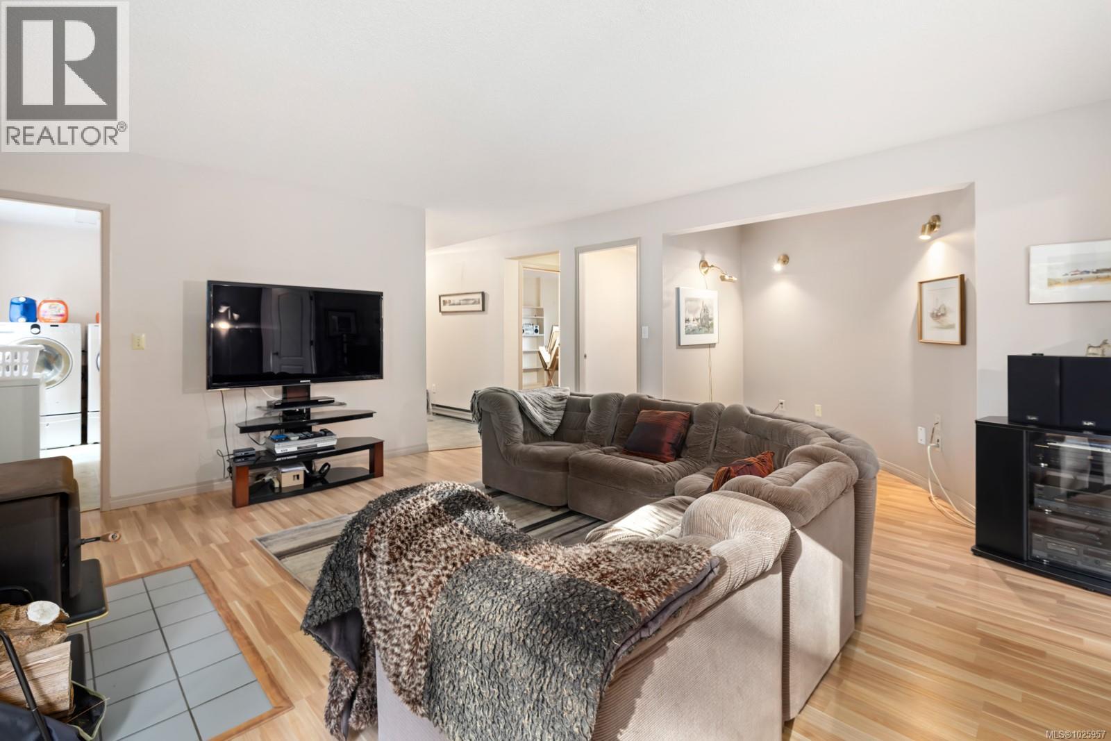 668 Bay Rd, Mill Bay