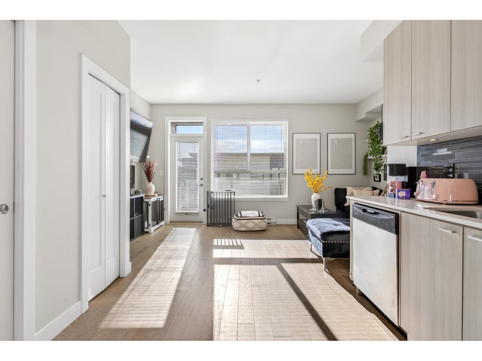 502 3080 GLADWIN ROAD - Photo 5 of 39, Abbotsford, British Columbia