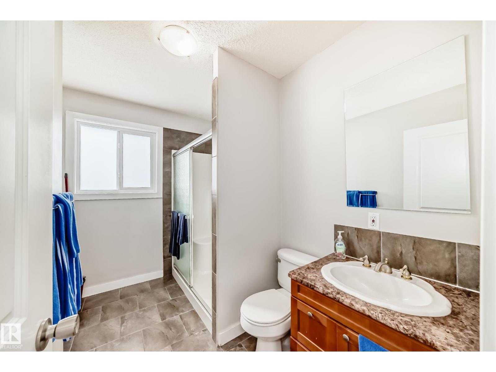 140 West View CR NW, Edmonton