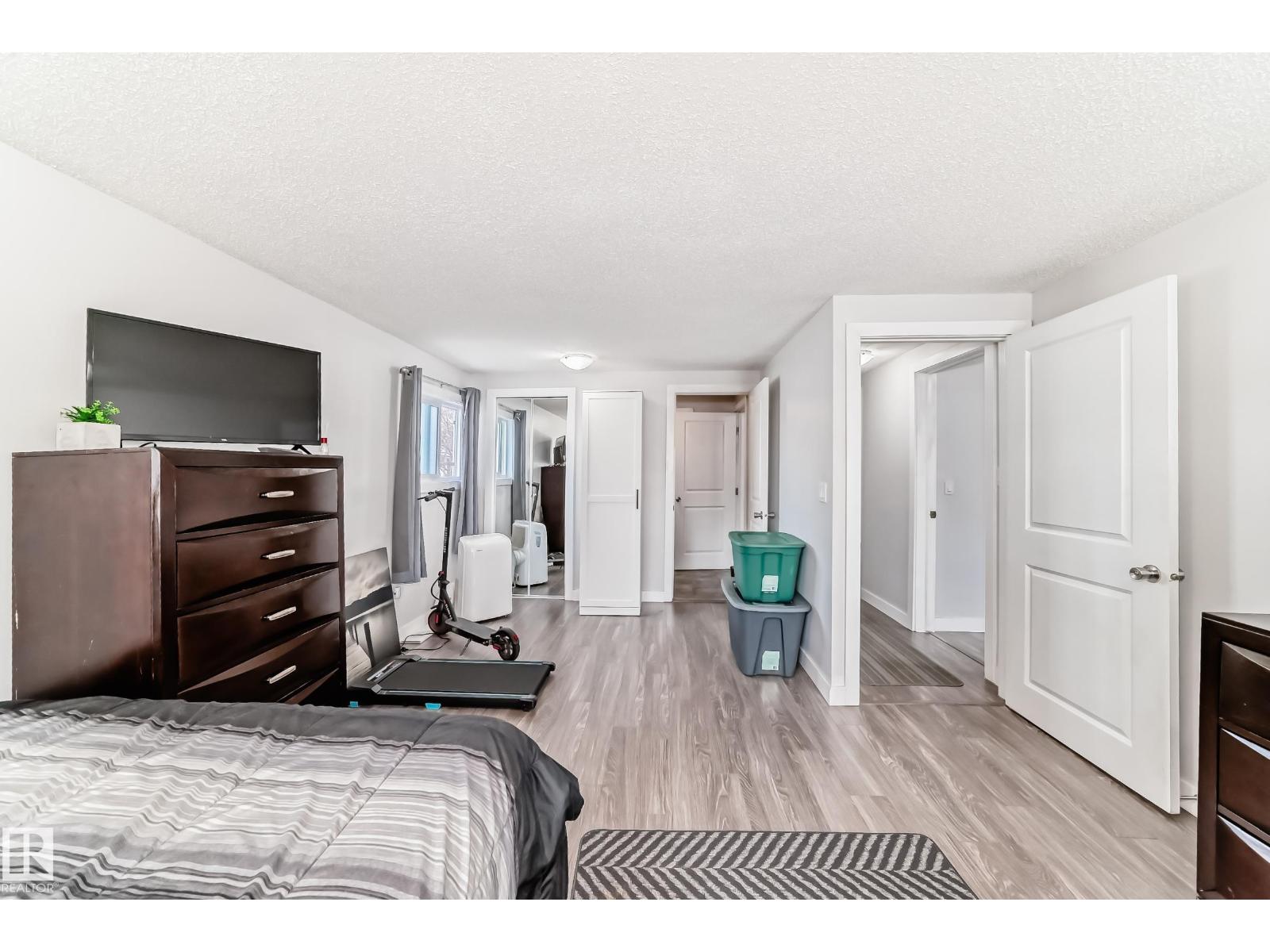 140 West View CR NW, Edmonton