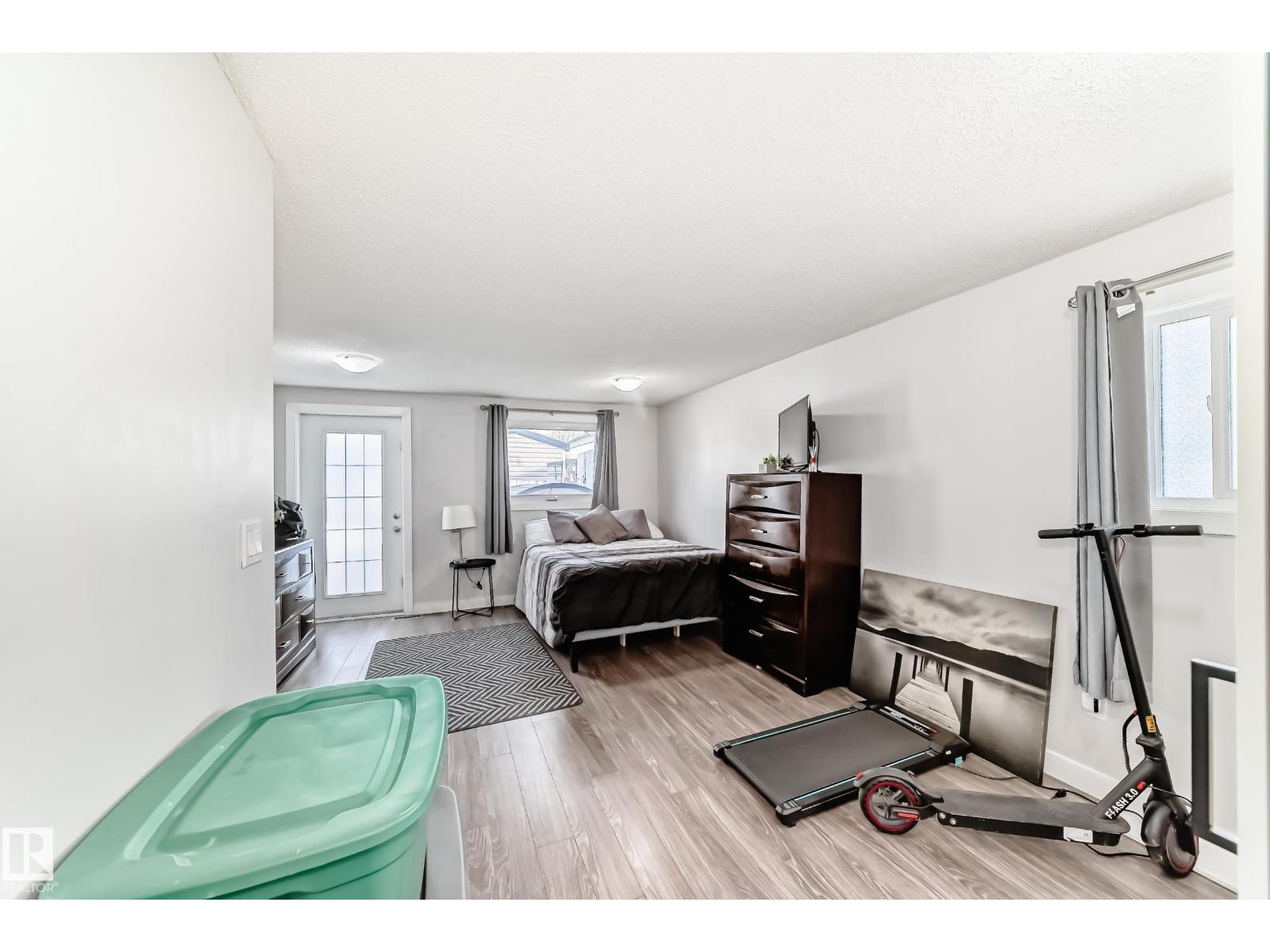 140 West View CR NW, Edmonton