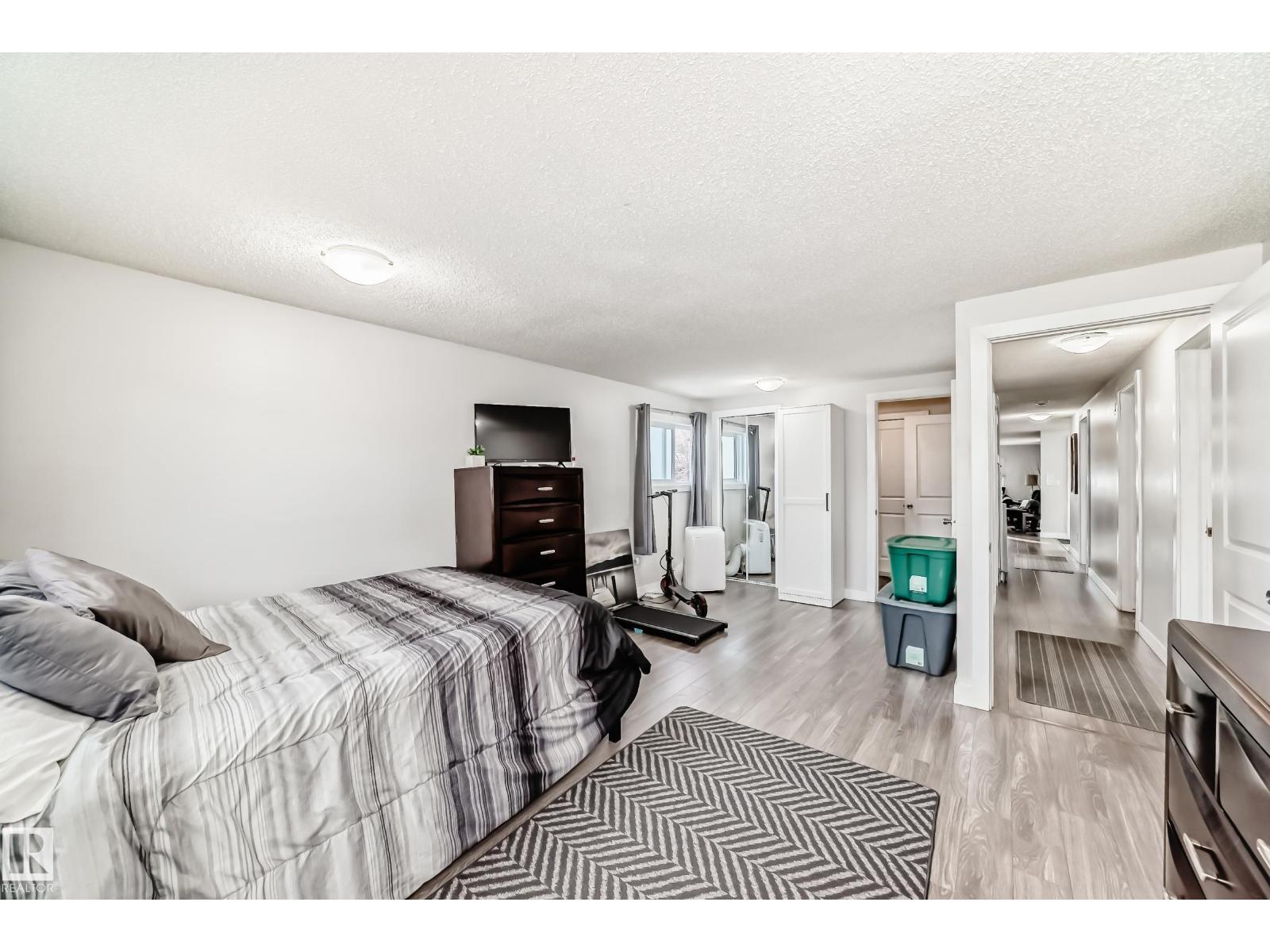 140 West View CR NW, Edmonton