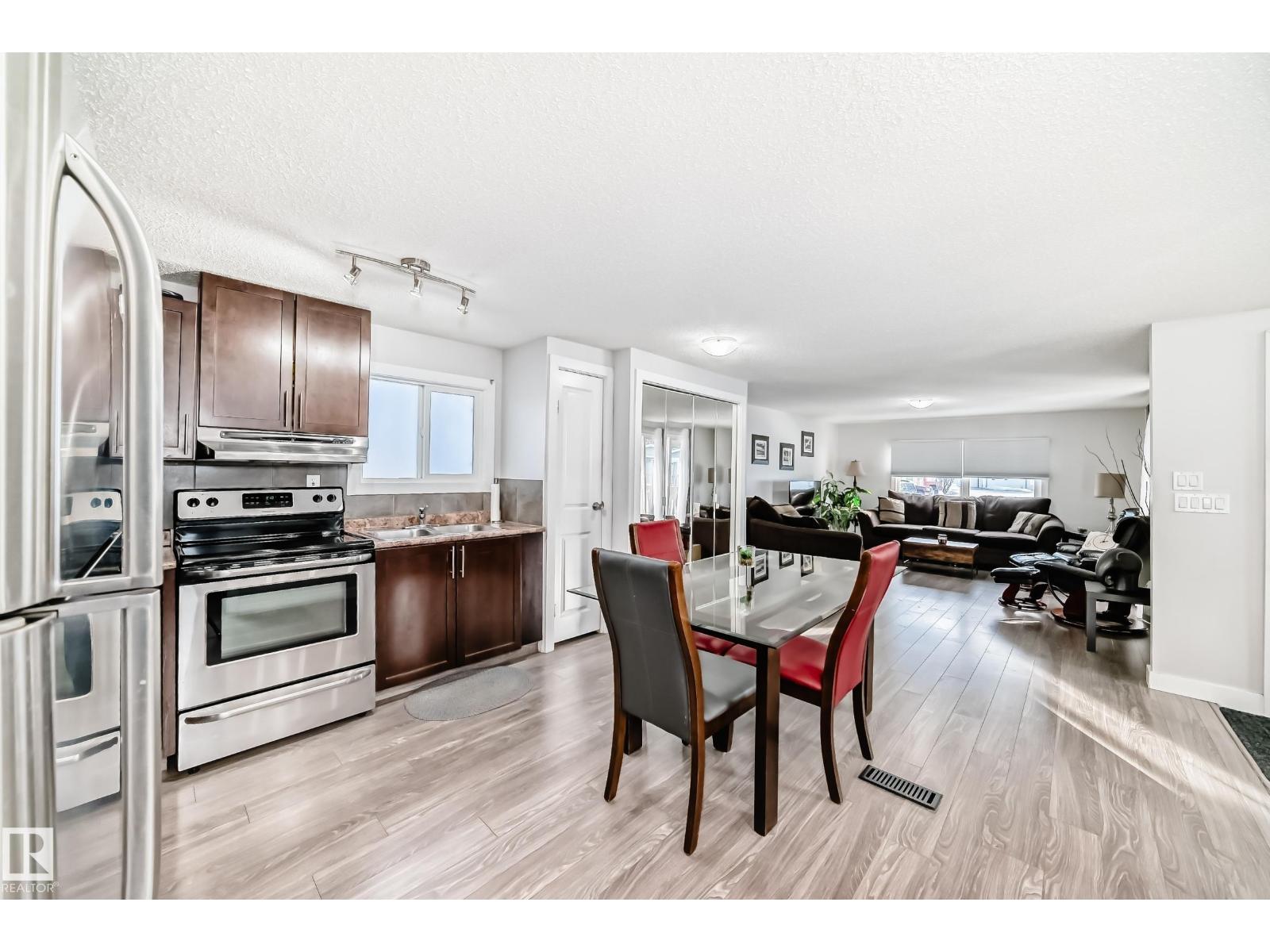 140 West View CR NW, Edmonton