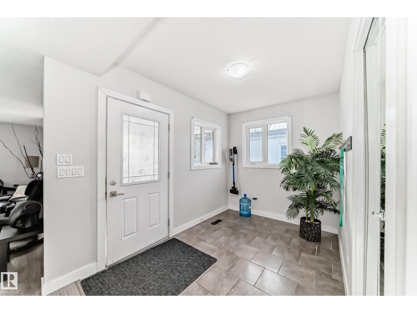 140 West View CR NW, Edmonton