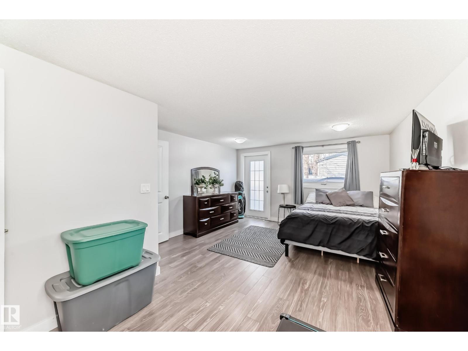 140 West View CR NW, Edmonton