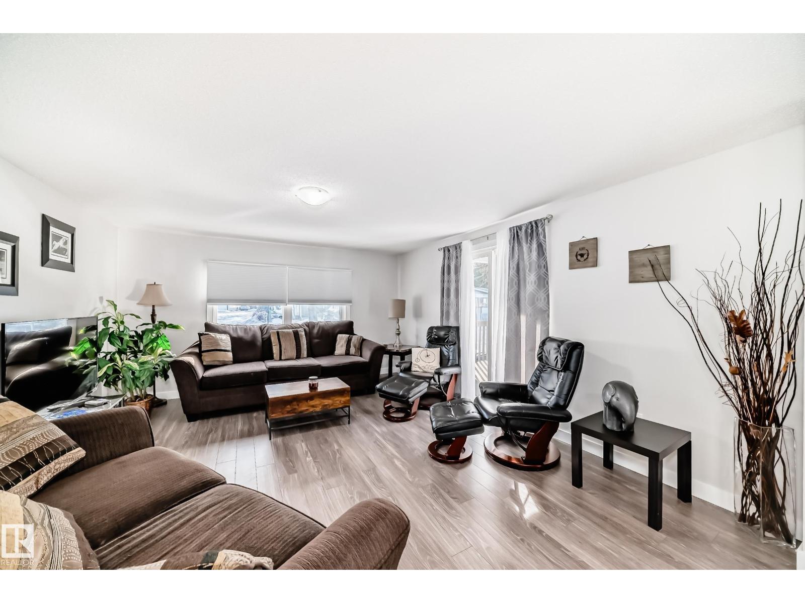 140 West View CR NW, Edmonton