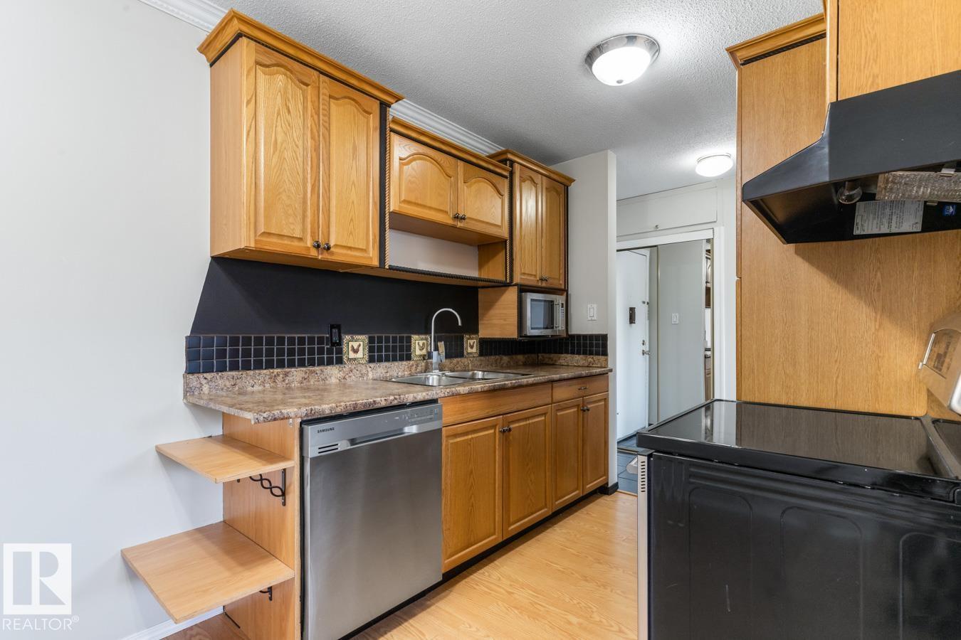 #107 10811 115 ST NW, Edmonton