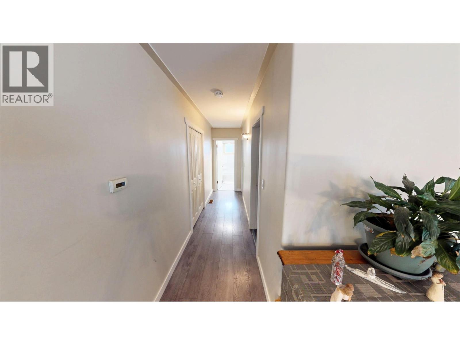 8176 Riverside Drive, Grand Forks