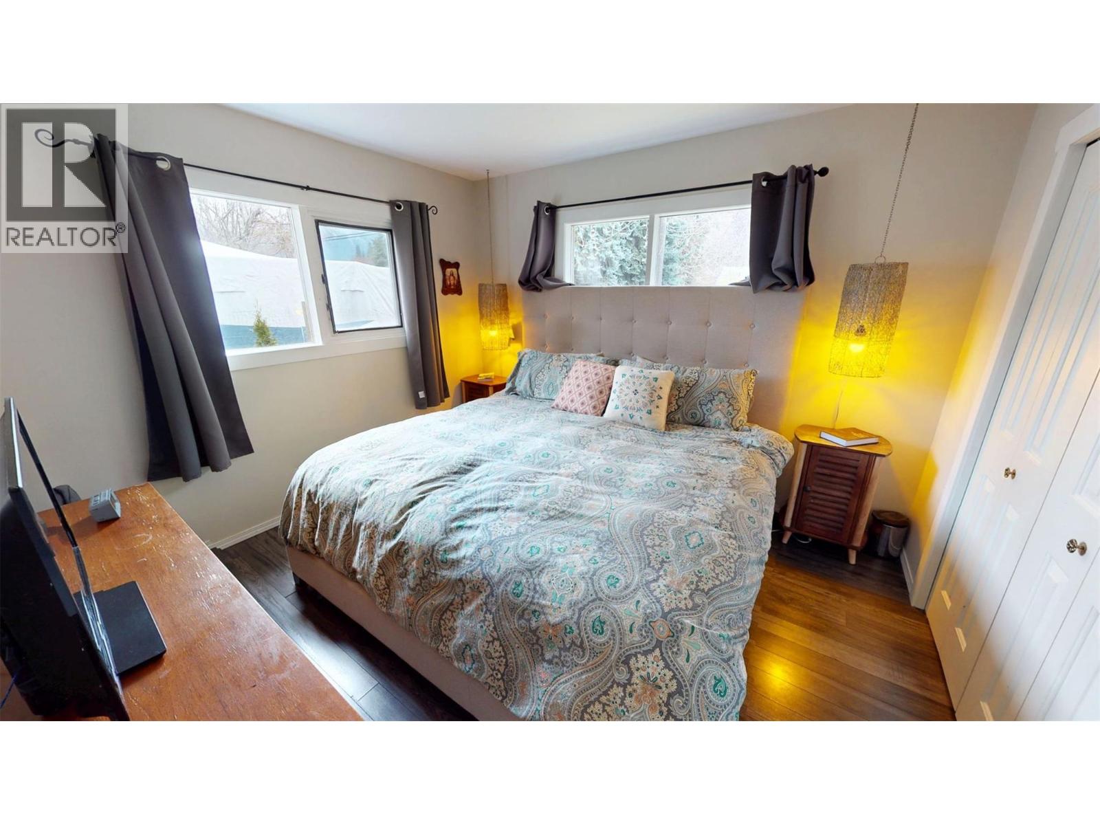 8176 Riverside Drive, Grand Forks