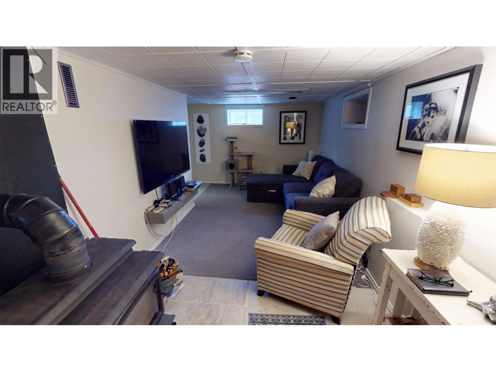 8176 Riverside Drive, Grand Forks