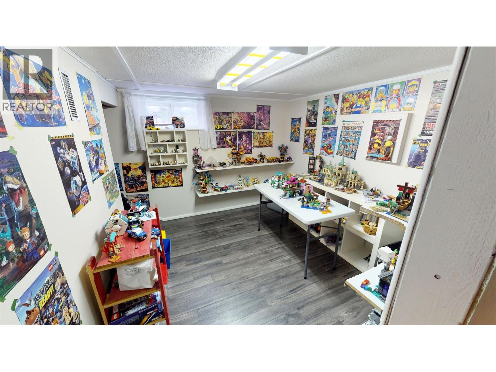 8176 Riverside Drive, Grand Forks