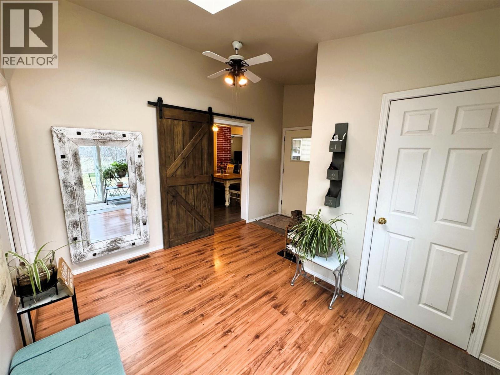 8176 Riverside Drive, Grand Forks