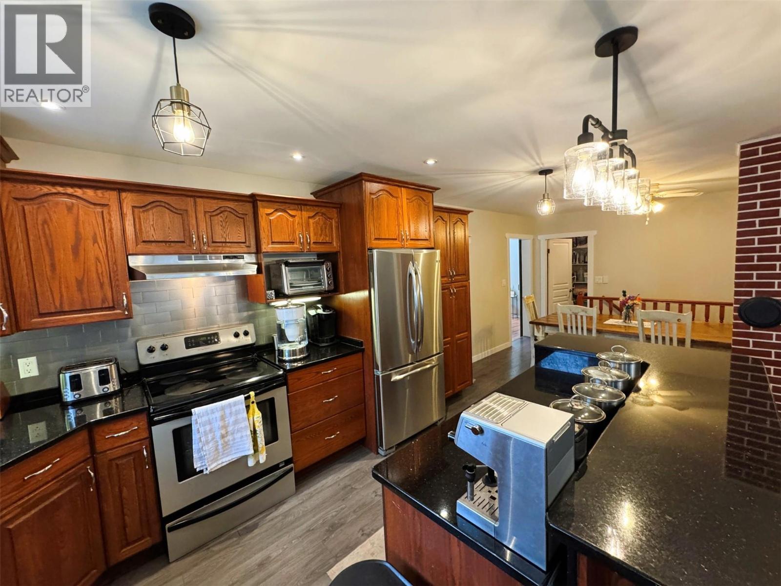 8176 Riverside Drive, Grand Forks