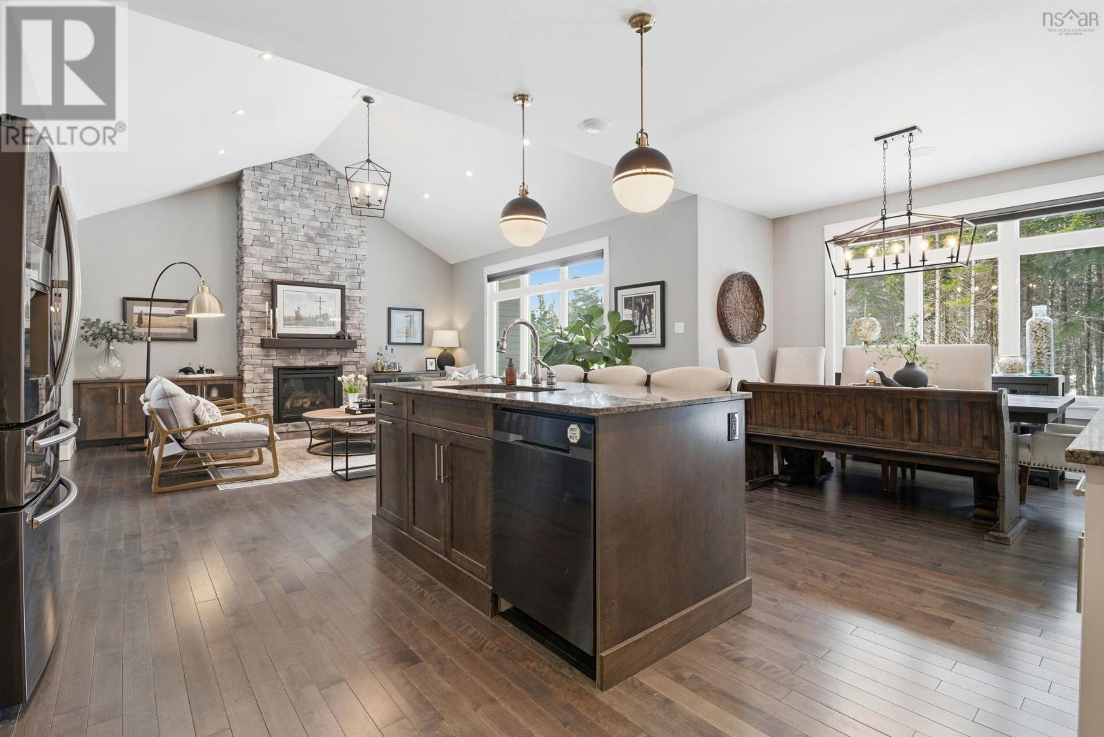 Property 13 of 49 of 12 Poplar Way