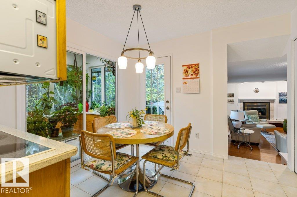 8 GREEN LEES PL, St. Albert