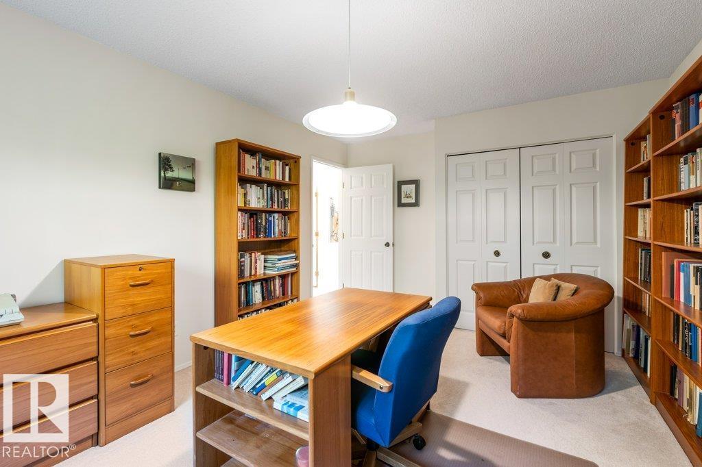 8 GREEN LEES PL, St. Albert