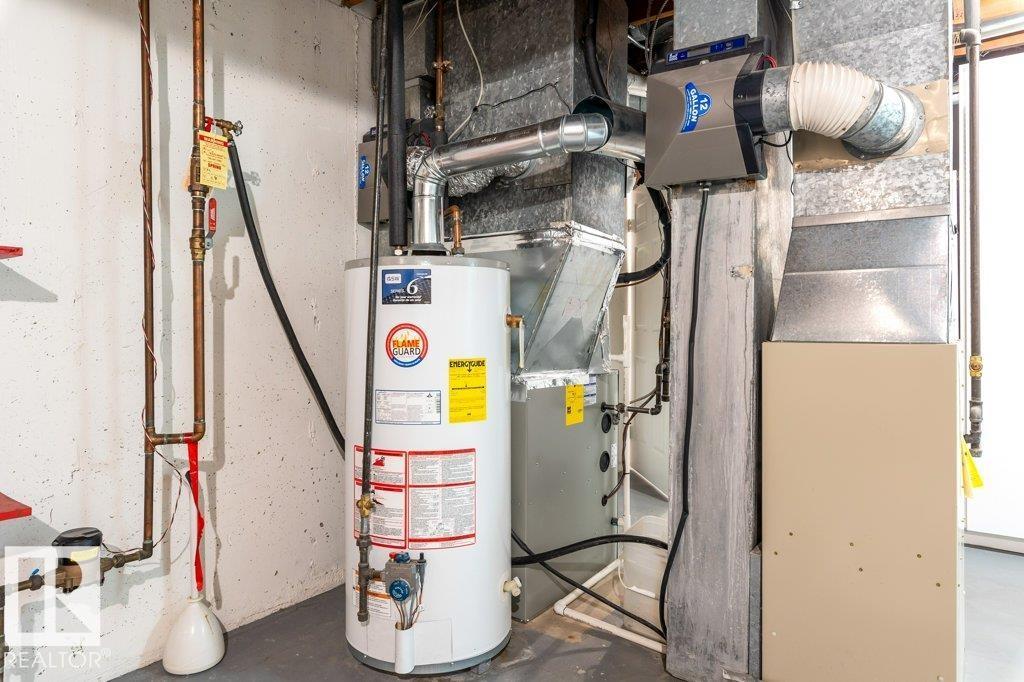 8 GREEN LEES PL, St. Albert