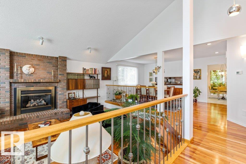 8 GREEN LEES PL, St. Albert