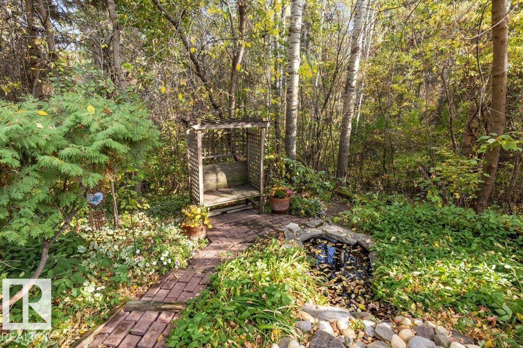 8 GREEN LEES PL, St. Albert