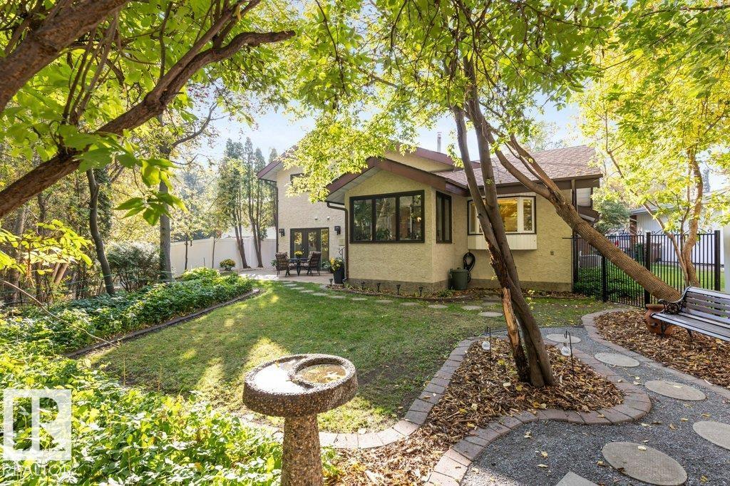 8 GREEN LEES PL, St. Albert