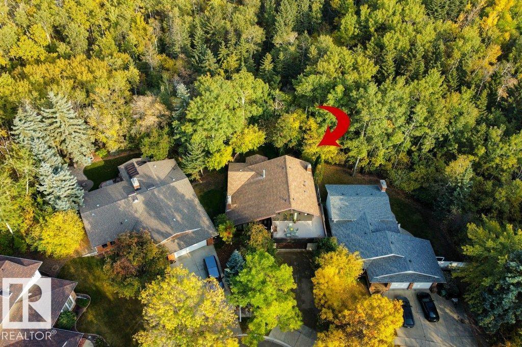 8 GREEN LEES PL, St. Albert