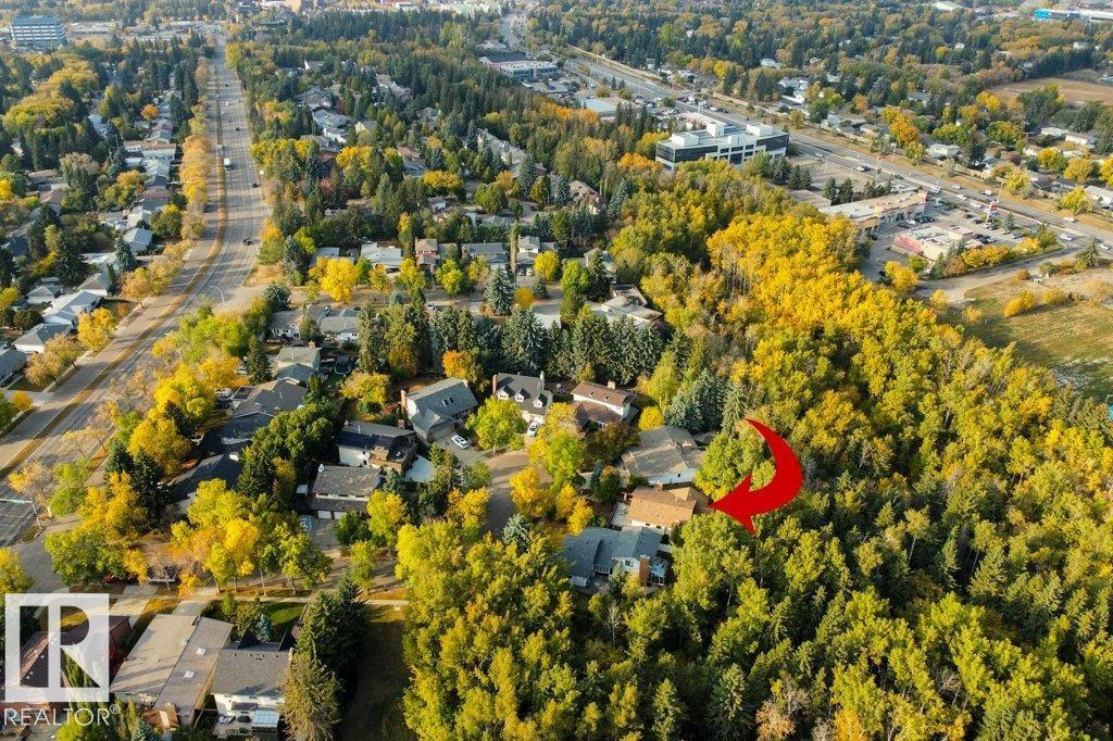 8 GREEN LEES PL, St. Albert