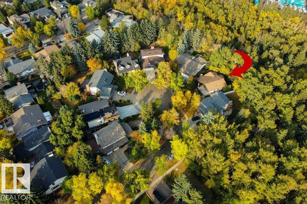 8 GREEN LEES PL, St. Albert