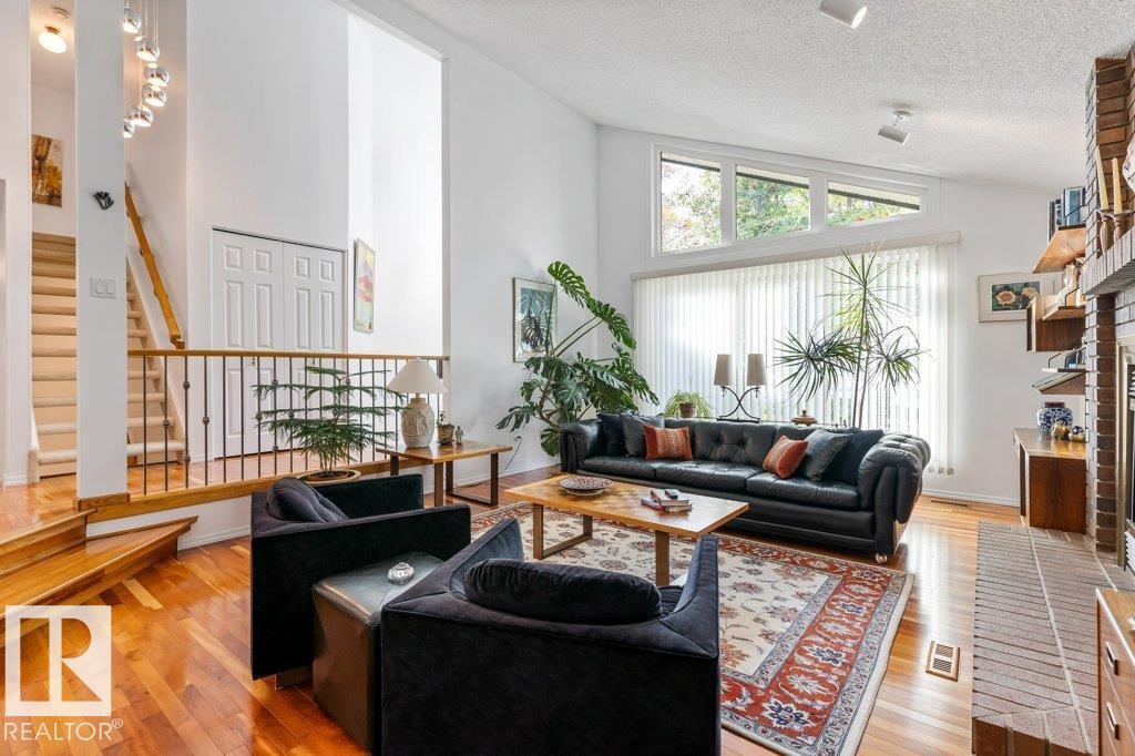 8 GREEN LEES PL, St. Albert