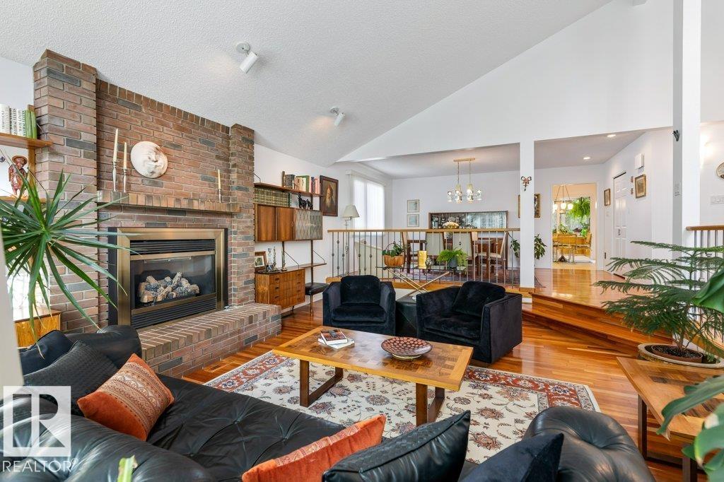 8 GREEN LEES PL, St. Albert