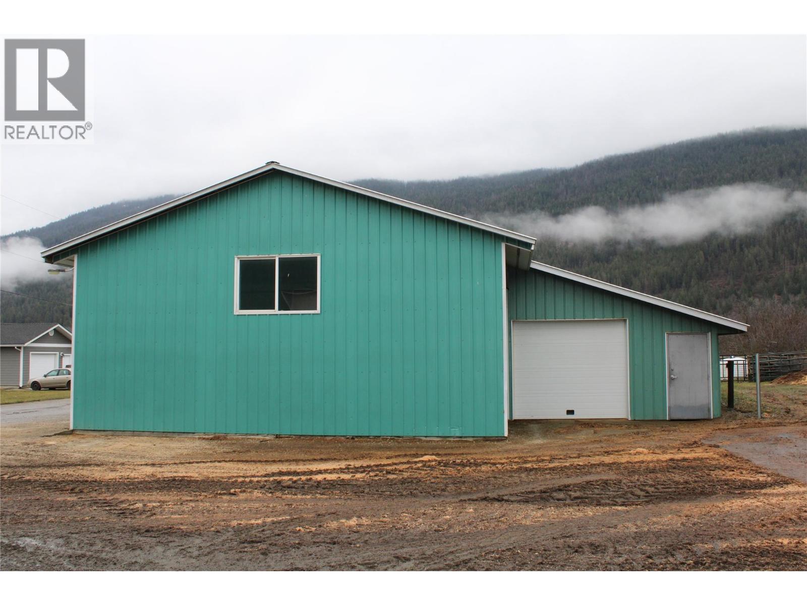 4809 Back Enderby Road, Spallumcheen