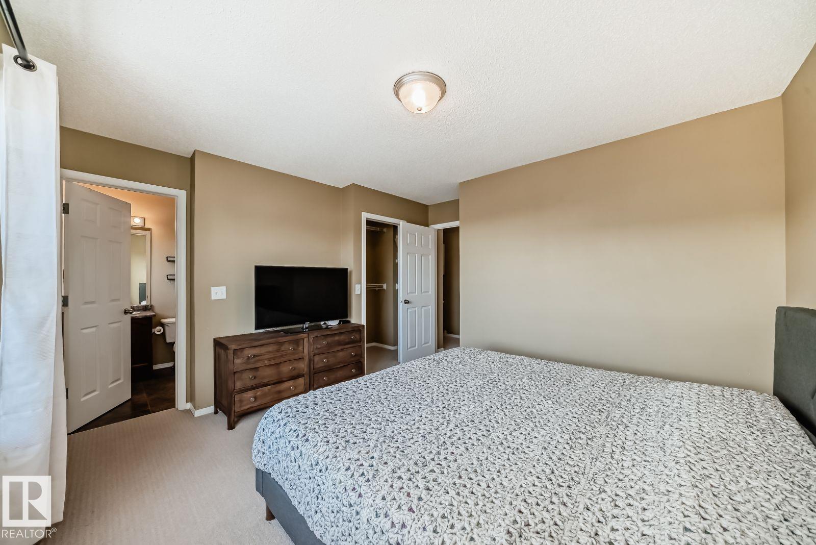 1412 75 ST SW, Edmonton