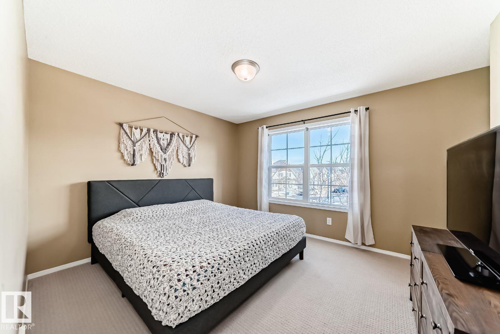 1412 75 ST SW, Edmonton