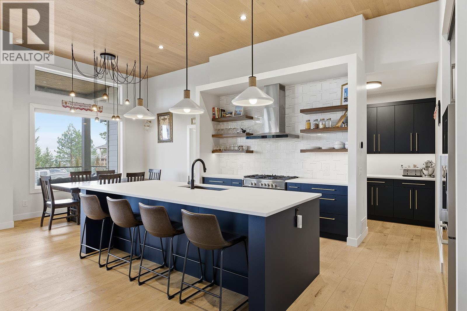 10283 Beacon Hill Drive, Lake Country