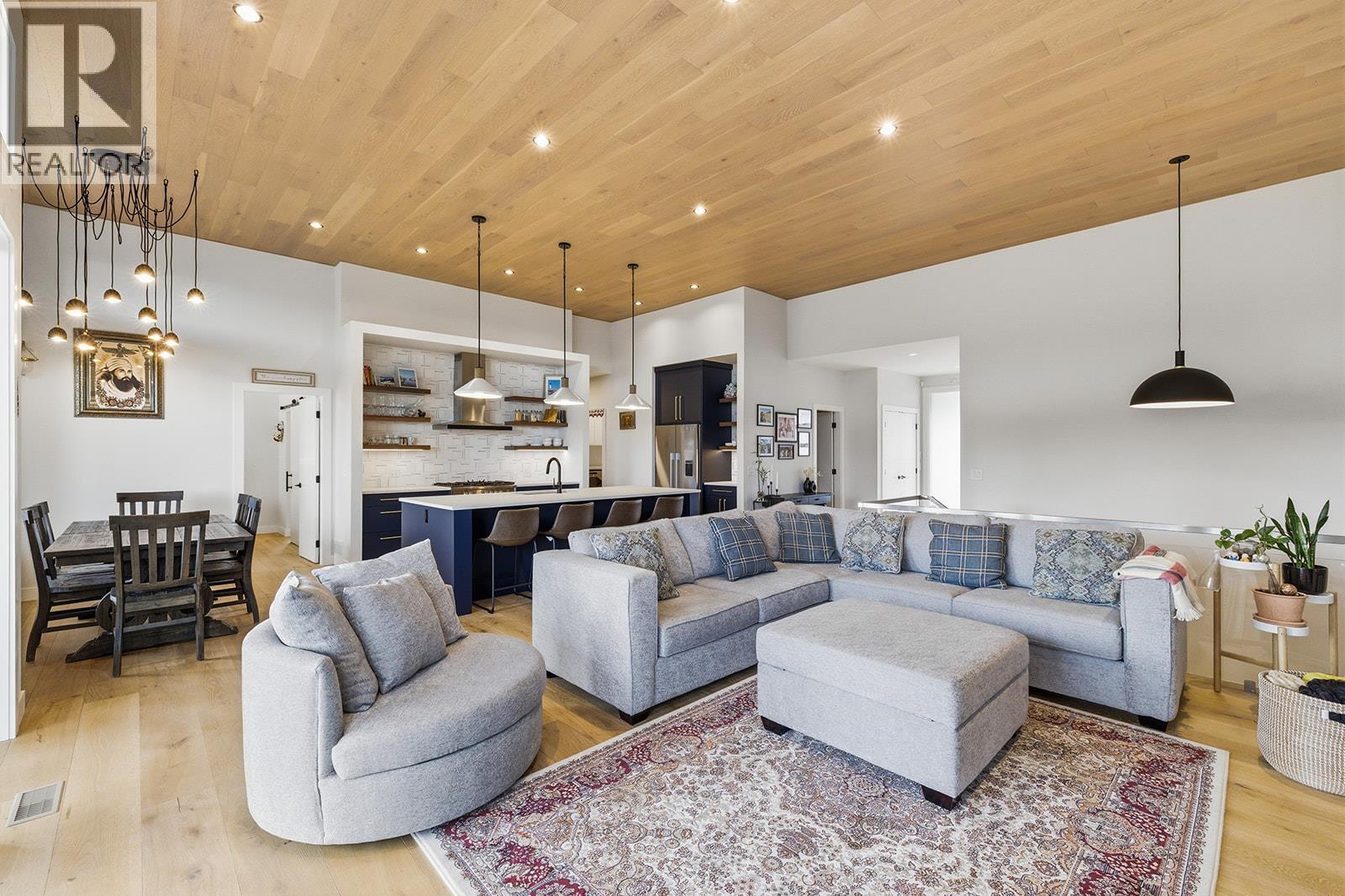 10283 Beacon Hill Drive, Lake Country