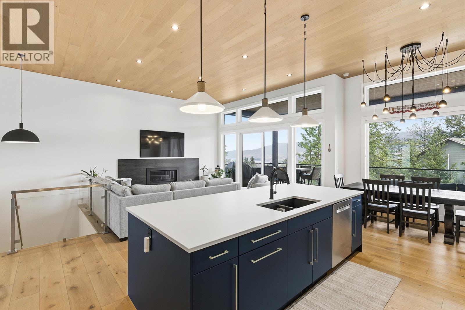 10283 Beacon Hill Drive, Lake Country