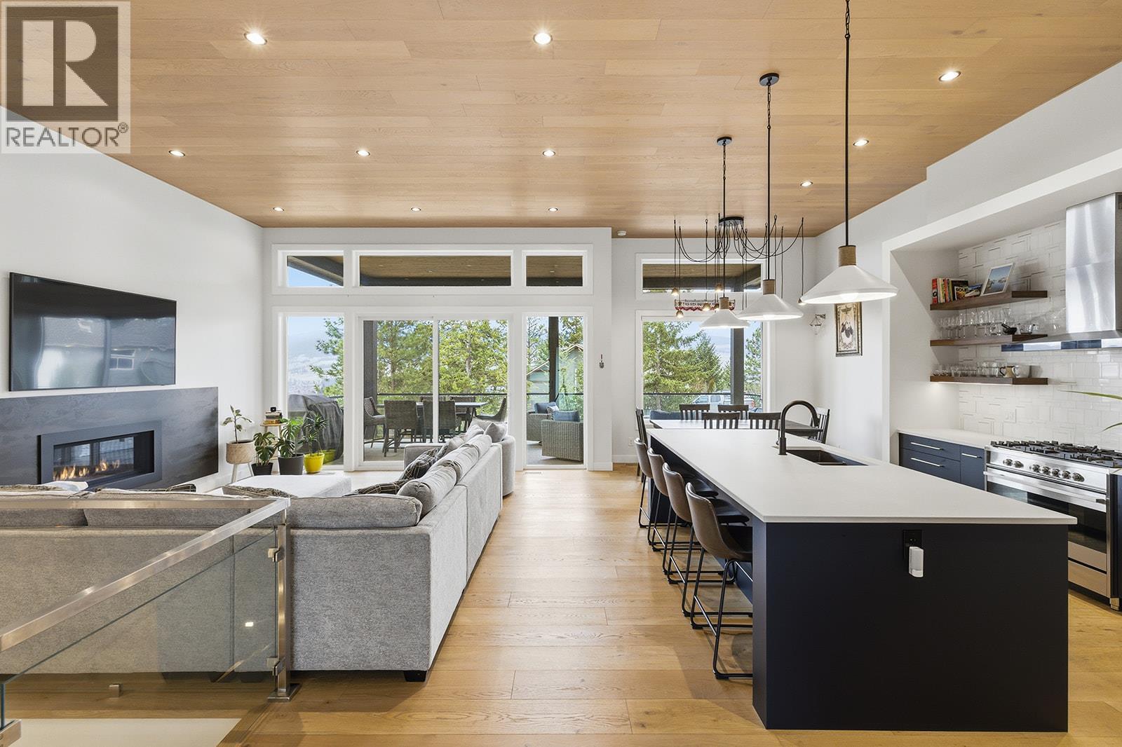 10283 Beacon Hill Drive, Lake Country