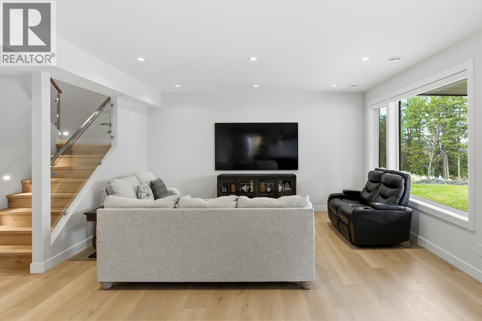 10283 Beacon Hill Drive, Lake Country