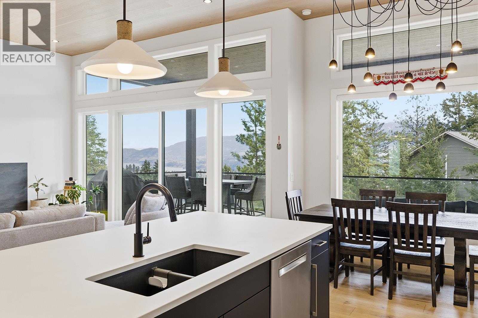 10283 Beacon Hill Drive, Lake Country