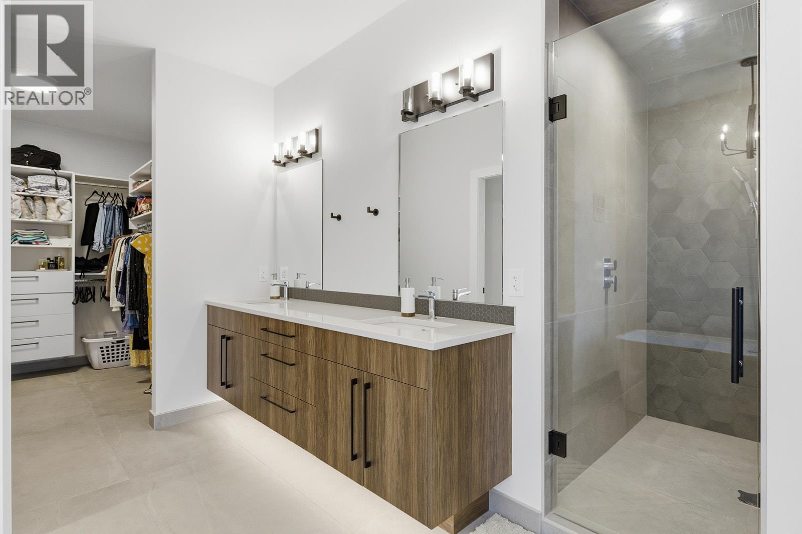 10283 Beacon Hill Drive, Lake Country